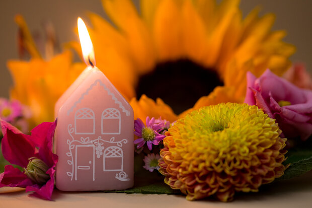 distelroos-Rustik-Lys-BY-KIMMI-kaars-Huis-lente